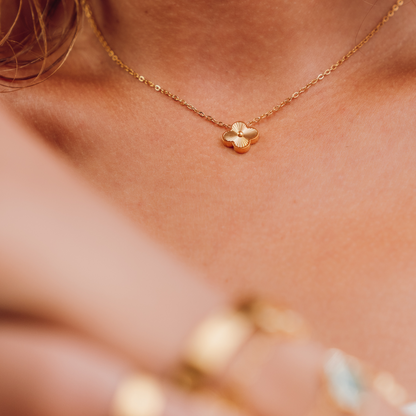 Collier trèfle uni